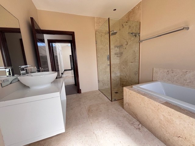 4 Bedroom Property for Sale in Oubaai Western Cape